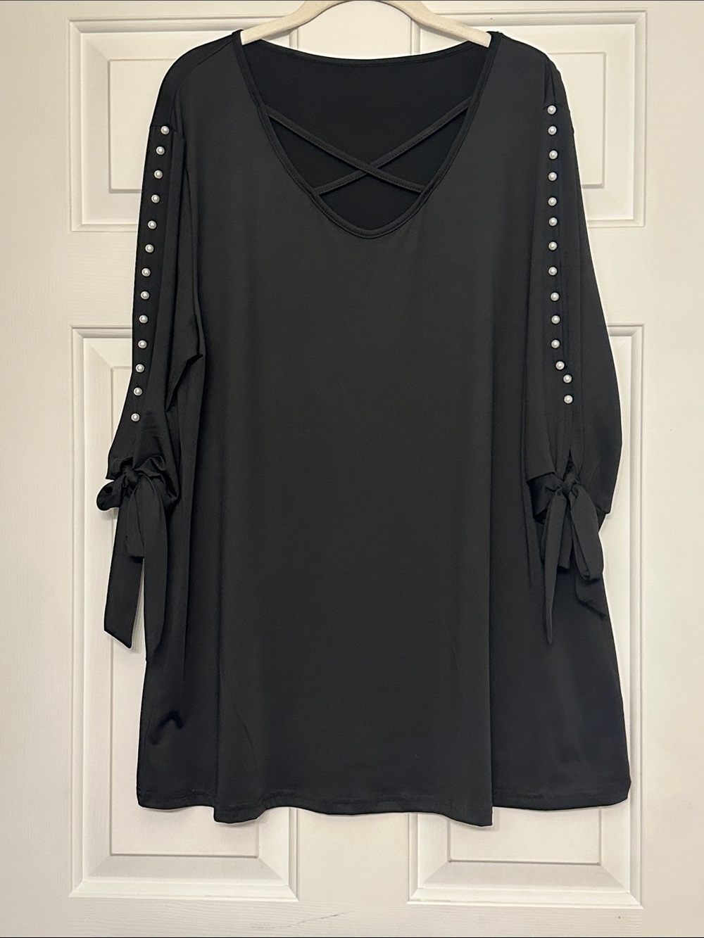 Black Women's Pearl-Trim Crisscross Sleeve Tie Top
